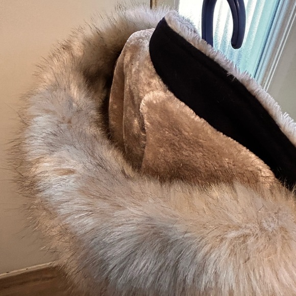 DKNY Coat Fur Hoody XL size - Picture 3 of 4